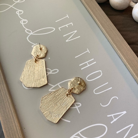 Snakeskin Leather Geometric Gold Earring - Picture 7 of 8